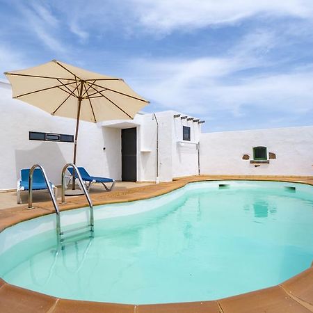 Villa With Amazing Views, Jacuzzi And Private Pool San Bartolomé Extérieur photo