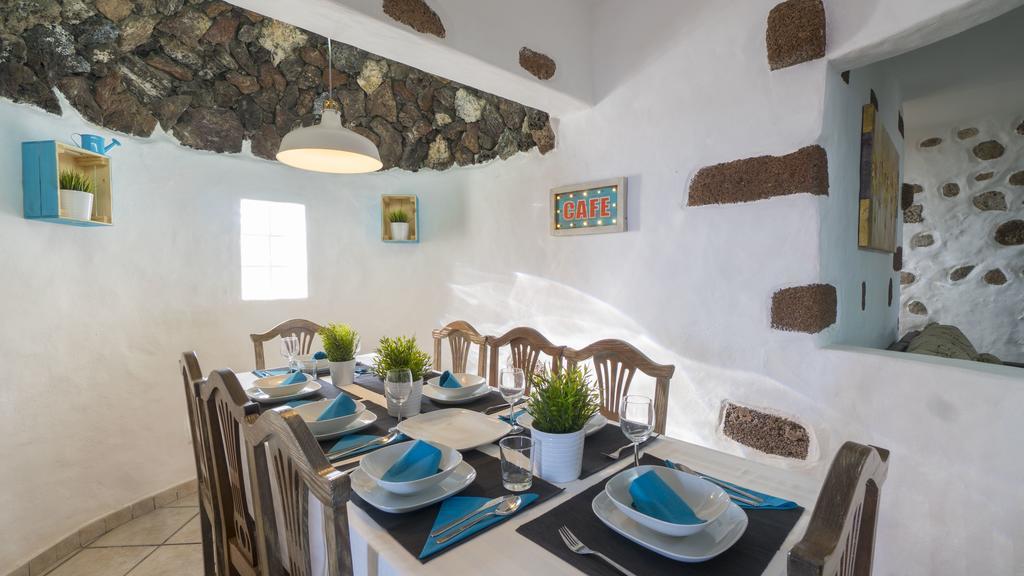 Villa With Amazing Views, Jacuzzi And Private Pool San Bartolomé Extérieur photo