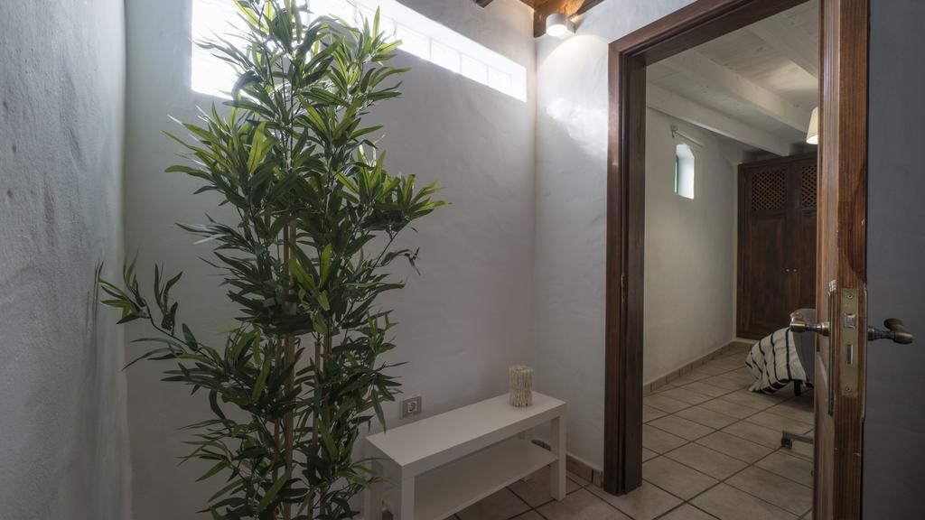 Villa With Amazing Views, Jacuzzi And Private Pool San Bartolomé Extérieur photo