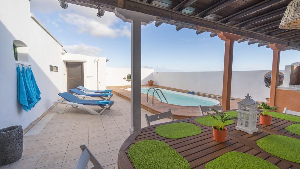 Villa With Amazing Views, Jacuzzi And Private Pool San Bartolomé Extérieur photo
