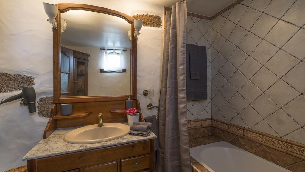 Villa With Amazing Views, Jacuzzi And Private Pool San Bartolomé Extérieur photo