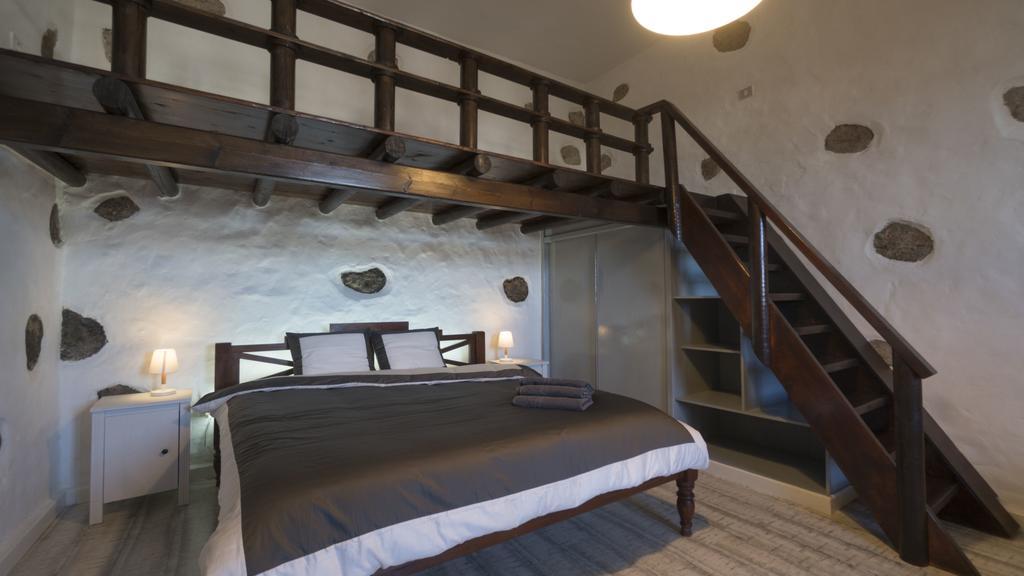 Villa With Amazing Views, Jacuzzi And Private Pool San Bartolomé Extérieur photo