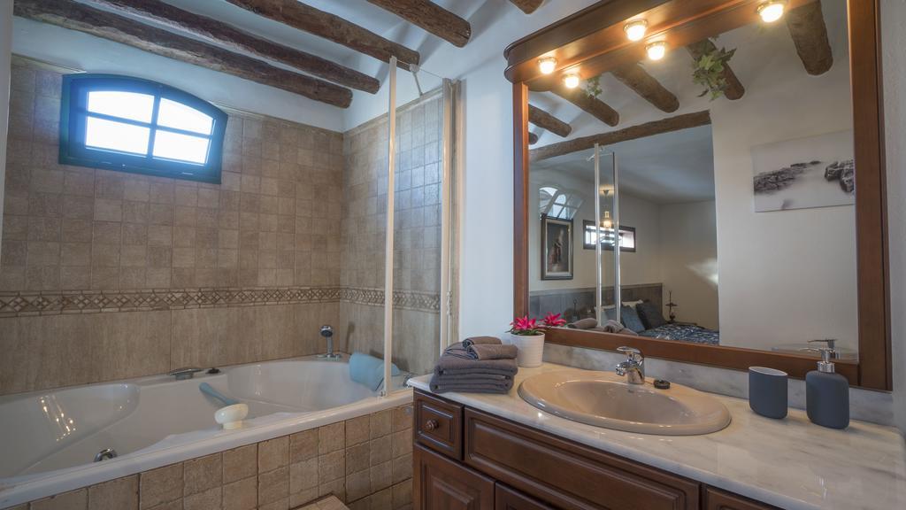 Villa With Amazing Views, Jacuzzi And Private Pool San Bartolomé Extérieur photo