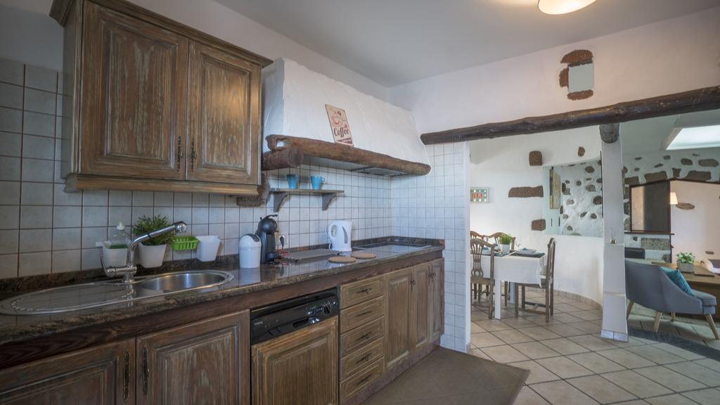 Villa With Amazing Views, Jacuzzi And Private Pool San Bartolomé Extérieur photo