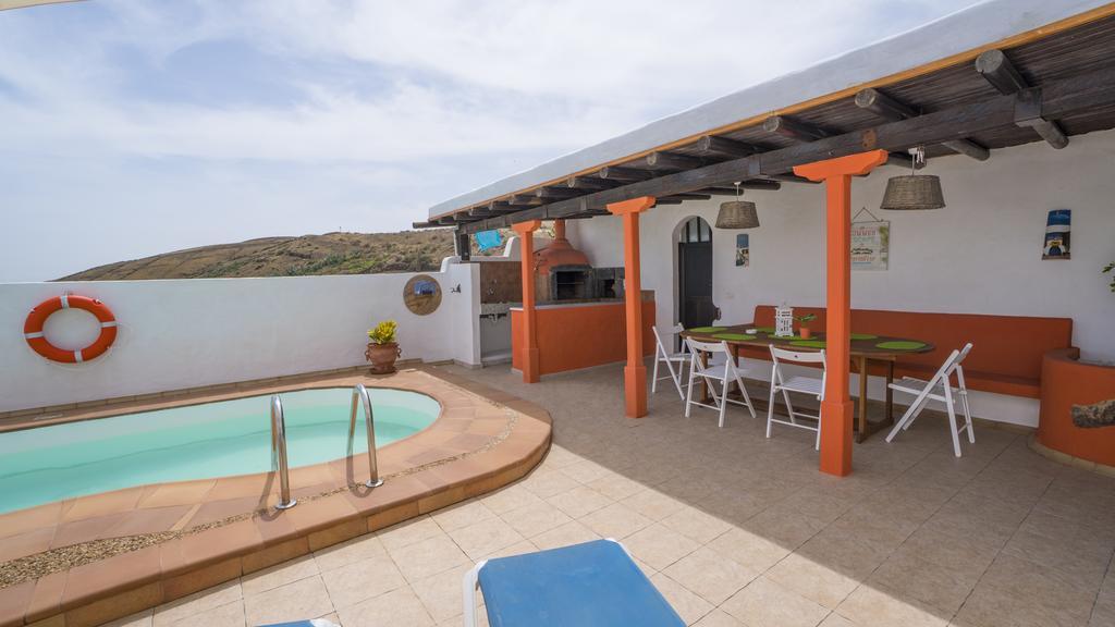 Villa With Amazing Views, Jacuzzi And Private Pool San Bartolomé Extérieur photo