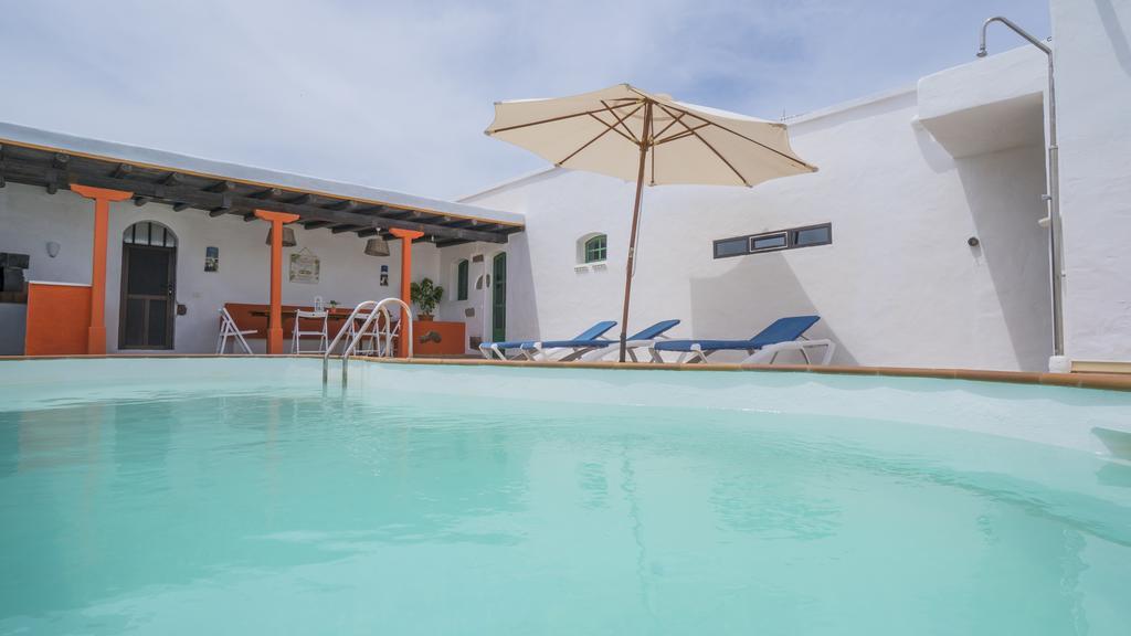 Villa With Amazing Views, Jacuzzi And Private Pool San Bartolomé Extérieur photo